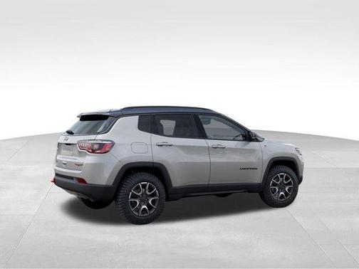 Silver Zynith 2026 Jeep Compass Trailhawk