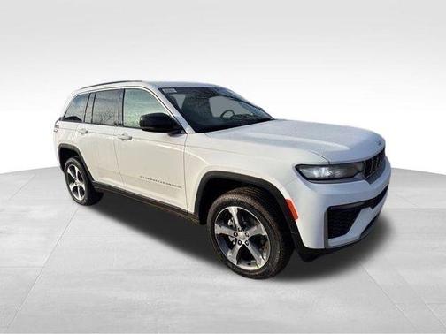 Bright White Clearcoat 2026 Jeep Grand Cherokee Limited