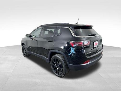 Diamond Black 2024 Jeep Compass Latitude Lux