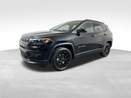 Diamond Black 2024 Jeep Compass Latitude Lux