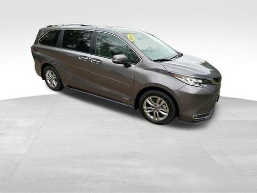 2021 Toyota Sienna Limited