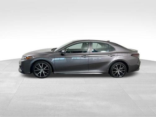 Ice Edge 2022 Toyota Camry SE