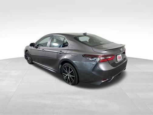 Ice Edge 2022 Toyota Camry SE