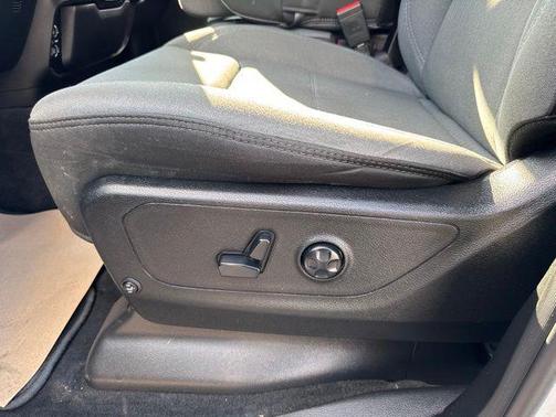 Bright White Clearcoat 2021 RAM 1500 Big Horn