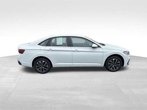 Pure White 2025 Volkswagen Jetta 1.5T S