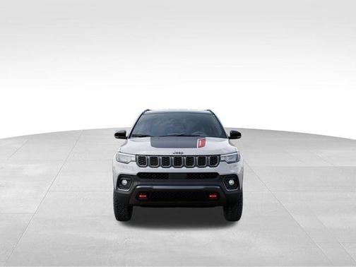 Bright White Clearcoat 2026 Jeep Compass Trailhawk