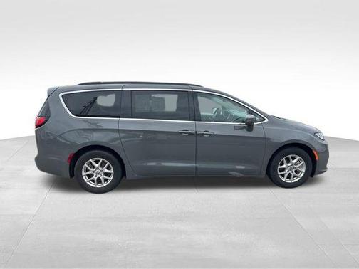 2022 Chrysler Pacifica Touring-L