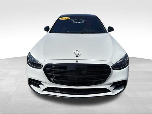 MANUFAKTUR Moonlight White Metallic 2024 Mercedes-Benz S-Class S 580 4MATIC