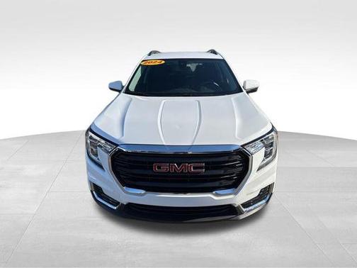 Summit White 2024 GMC Terrain SLE