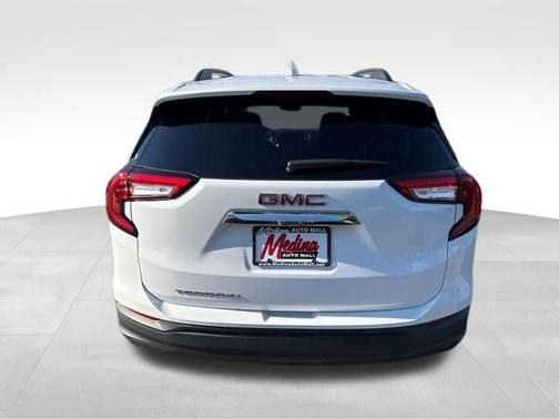 Summit White 2024 GMC Terrain SLE