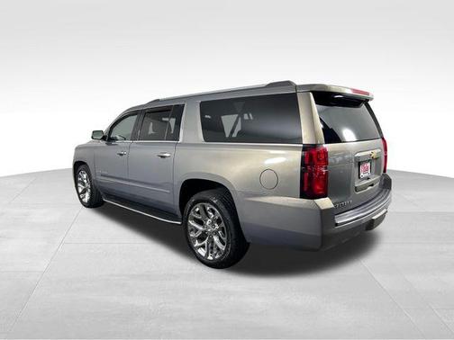 Pepperdust Metallic 2017 Chevrolet Suburban Premier