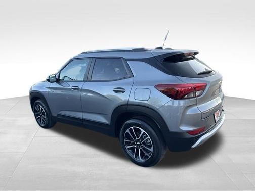 Sterling Gray Metallic 2024 Chevrolet Trailblazer LT