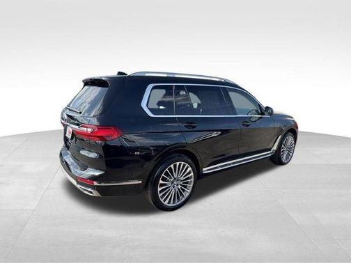 Black Sapphire Metallic 2020 BMW X7 xDrive40i