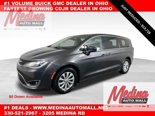 Granite Crystal Clearcoat Metallic 2018 Chrysler Pacifica Touring Plus