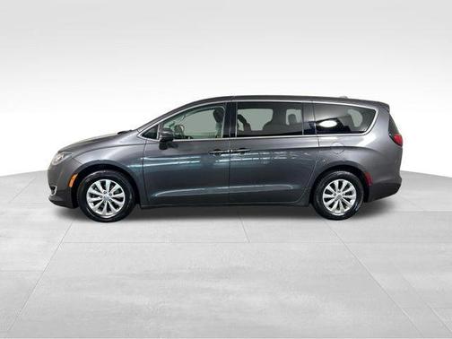 Granite Crystal Clearcoat Metallic 2018 Chrysler Pacifica Touring Plus