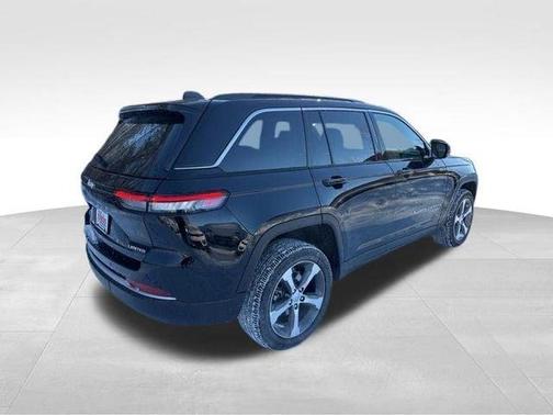 Diamond Black 2026 Jeep Grand Cherokee Limited