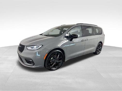 Ceramic Gray Clearcoat 2025 Chrysler Pacifica Limited