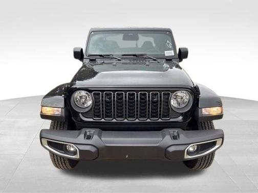 Black Clearcoat 2026 Jeep Gladiator Sport