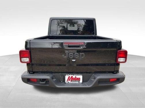 Black Clearcoat 2026 Jeep Gladiator Sport