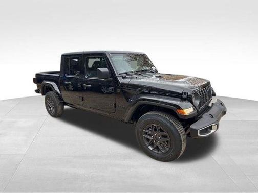Black Clearcoat 2026 Jeep Gladiator Sport