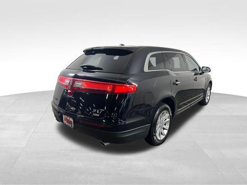 2017 Lincoln MKT 