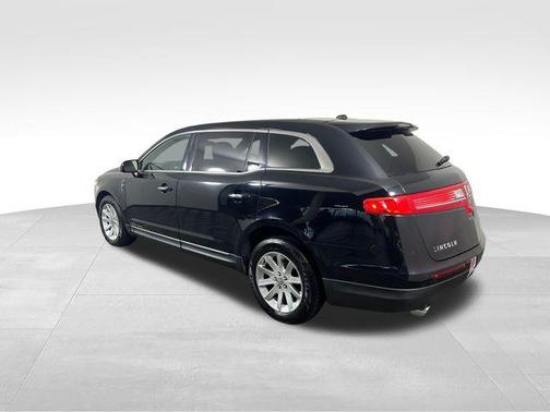 2017 Lincoln MKT 