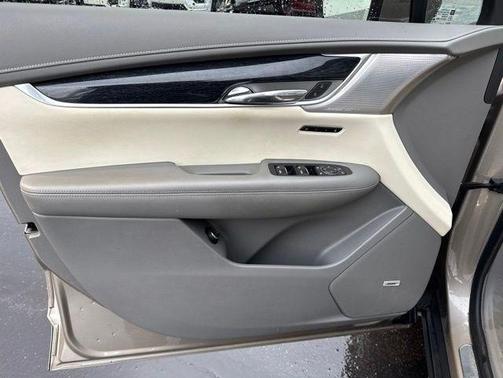 Latte 2023 Cadillac XT6 Premium Luxury AWD