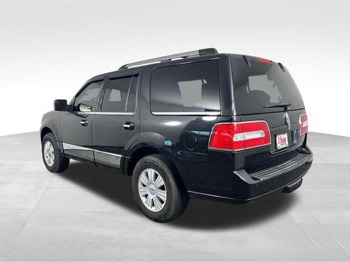 Tuxedo Black Metallic 2014 Lincoln Navigator Base