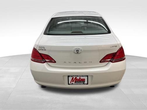 2005 Toyota Avalon XL