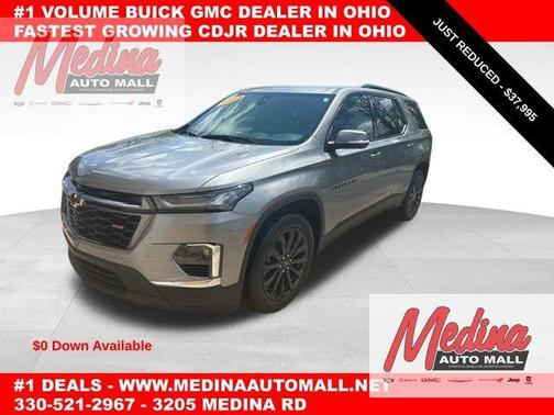 Sterling Gray Metallic 2023 Chevrolet Traverse RS