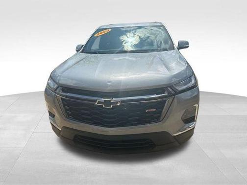 Sterling Gray Metallic 2023 Chevrolet Traverse RS