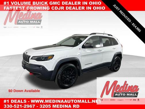 Bright White Clearcoat 2019 Jeep Cherokee Trailhawk