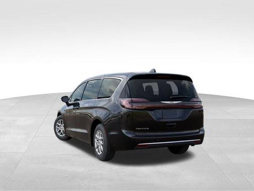 Diamond Black 2026 Chrysler Pacifica Select