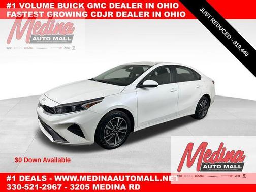 Snow White Pearl 2024 Kia Forte LXS