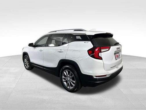 Summit White 2022 GMC Terrain SLT