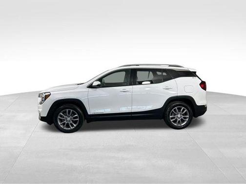 Summit White 2022 GMC Terrain SLT