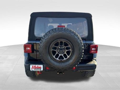 Black Clearcoat 2023 Jeep Wrangler Rubicon