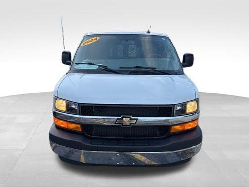 2024 Chevrolet Express 2500 Work Van