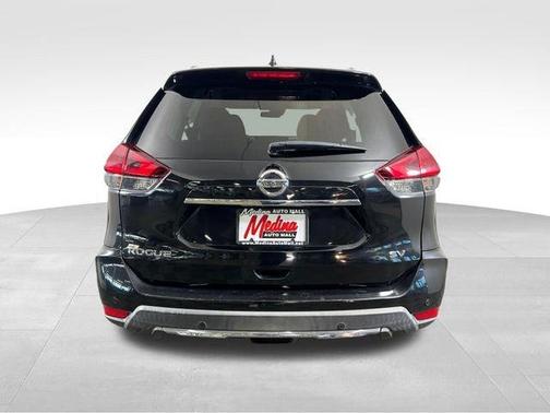 Magnetic Black Pearl 2019 Nissan Rogue SV