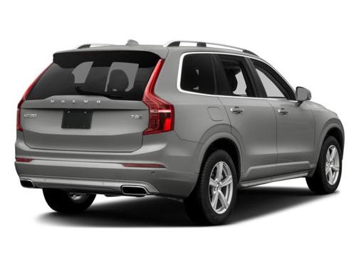 Bright Silver Metallic 2017 Volvo XC90 T6 Momentum
