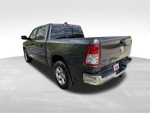 Crystal Metallic 2024 RAM 1500 Big Horn/Lone Star
