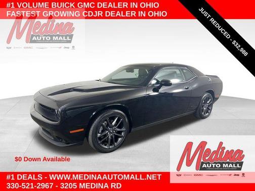 Pitch Black Clearcoat 2023 Dodge Challenger SXT