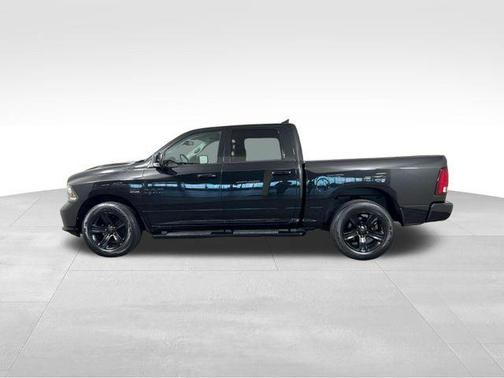 Brilliant Black Crystal Pearlcoat 2018 RAM 1500 Night