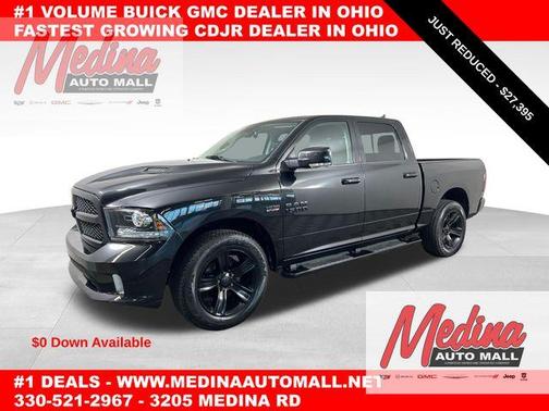Brilliant Black Crystal Pearlcoat 2018 RAM 1500 Night