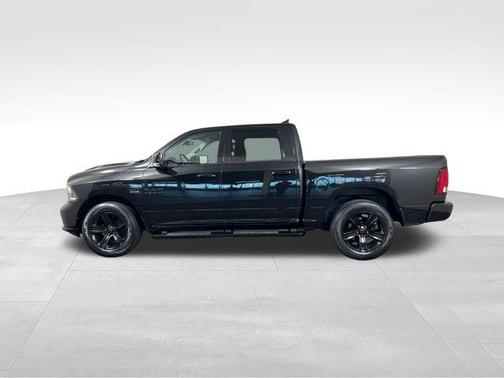 Brilliant Black Crystal Pearlcoat 2018 RAM 1500 Night