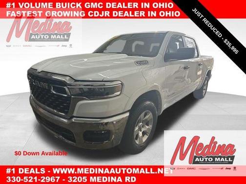 Bright White Clearcoat 2025 RAM 1500 Big Horn/Lone Star