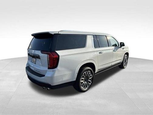 White Frost Tri-Coat 2023 GMC Yukon XL Denali Ultimate