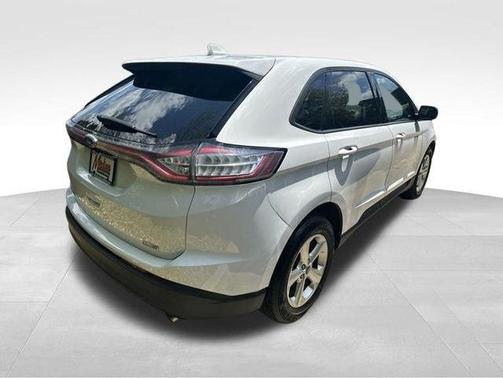 Oxford White 2017 Ford Edge SE