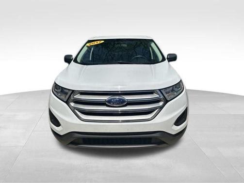 Oxford White 2017 Ford Edge SE