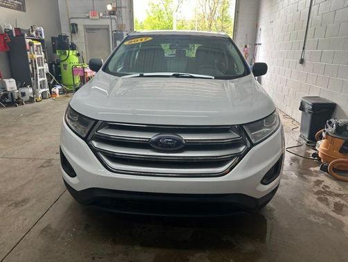 Oxford White 2017 Ford Edge SE
